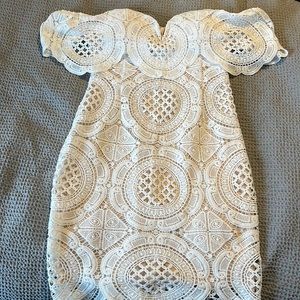 Lulu’s White Strapless Dress